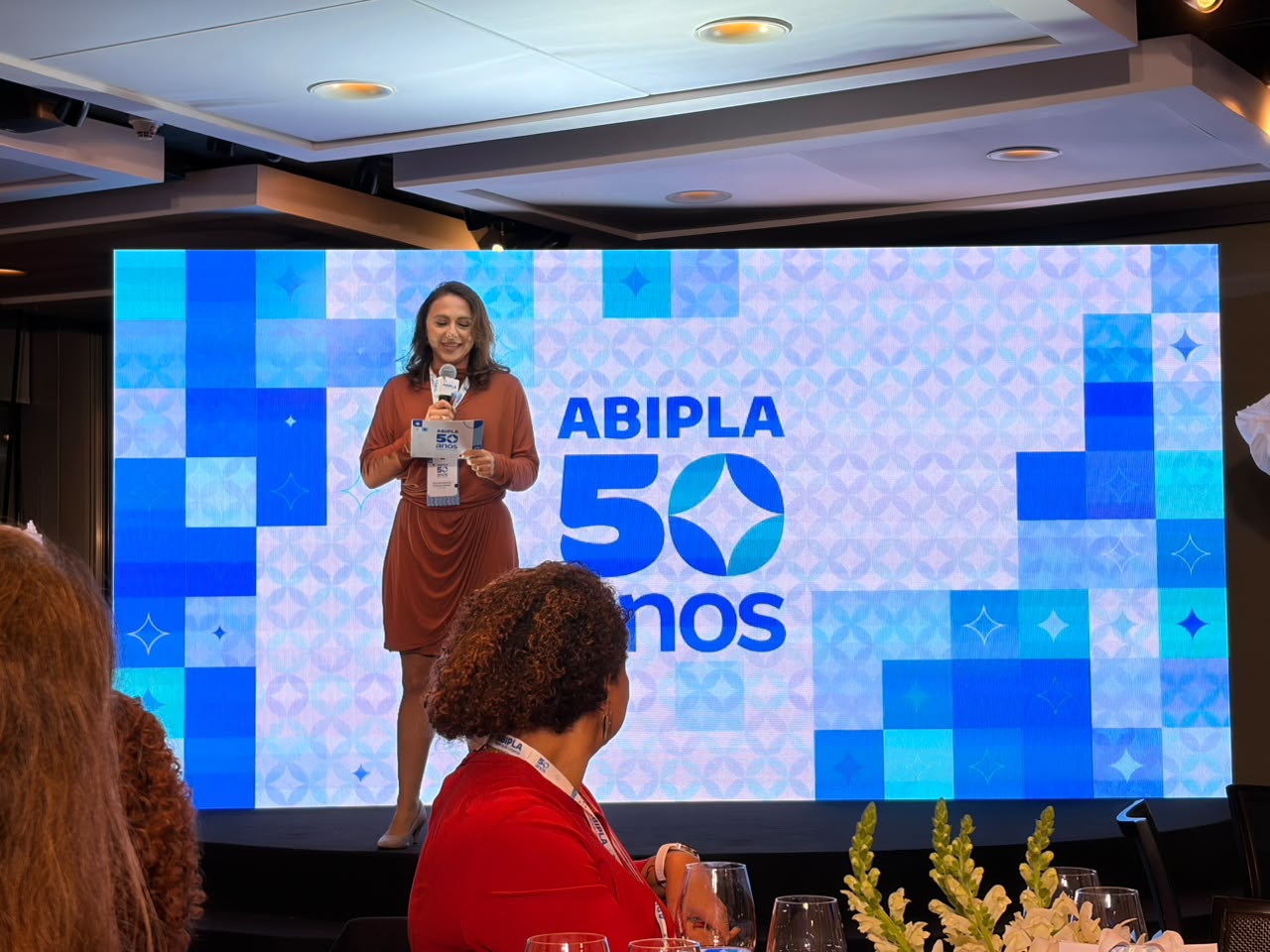 Innovación y reconocimientos marcaron la cena por los 50 años de ABIPLA